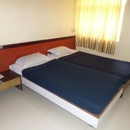 Hotel Sadanand Sāngli Екстериор снимка