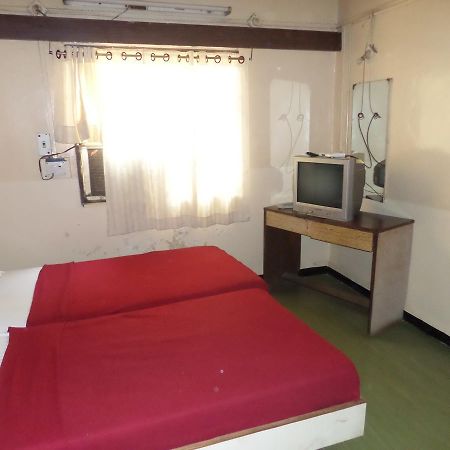 Hotel Sadanand Sāngli Екстериор снимка