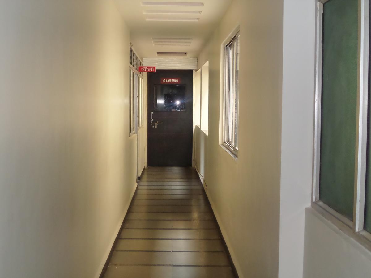 Hotel Sadanand Sāngli Екстериор снимка